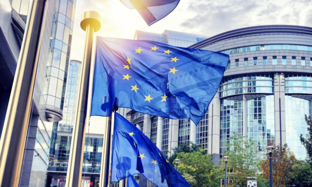 Πρόβλεψη Κομισιόν: Χαμηλότερη ανάπτυξη σε ΕΕ και Ευρωζώνη για το 2023 και το 2024